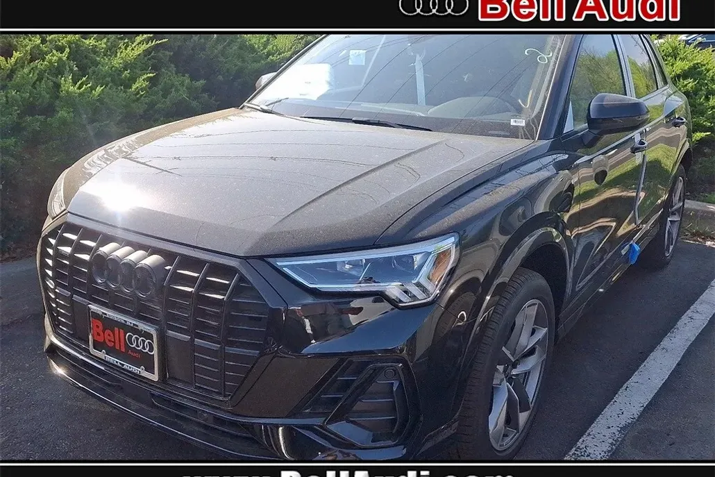2025 Audi Q3 45 TFSI S line Premium photo 1
