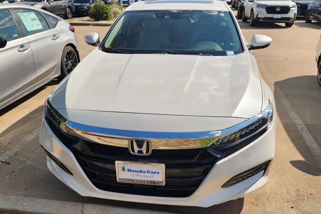 2022 Honda Accord Touring 2.0T photo 1