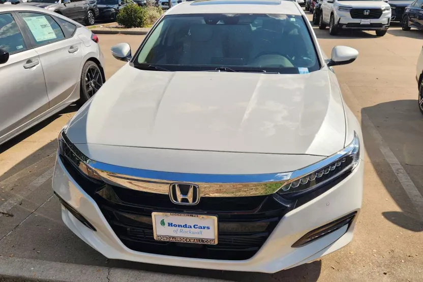 2022 Honda Accord Touring 2.0T photo 1