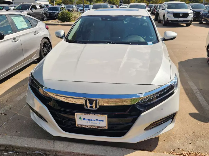 2022 Honda Accord Touring 2.0T photo 1