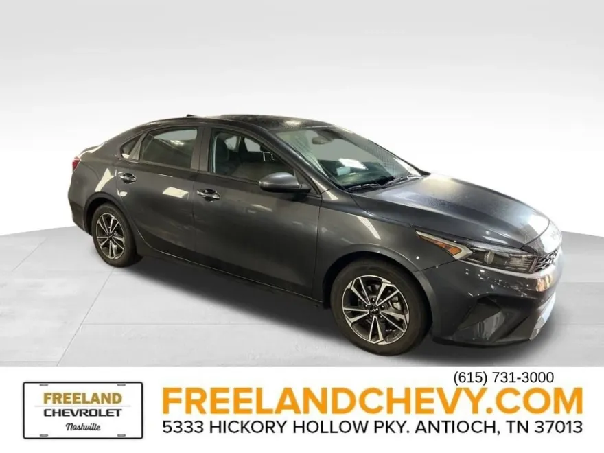2023 Kia Forte LXS photo 1