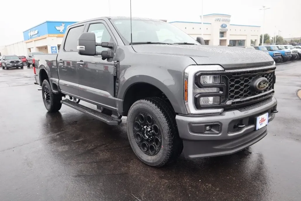 2026 Ford F-250 XLT photo 1