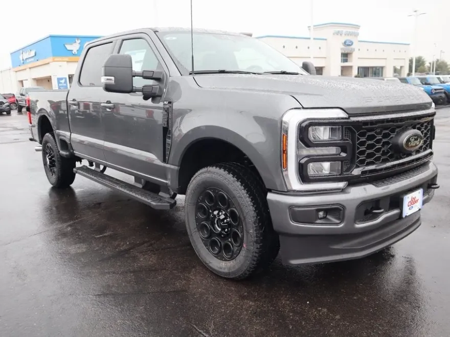 2026 Ford F-250 XLT photo 1