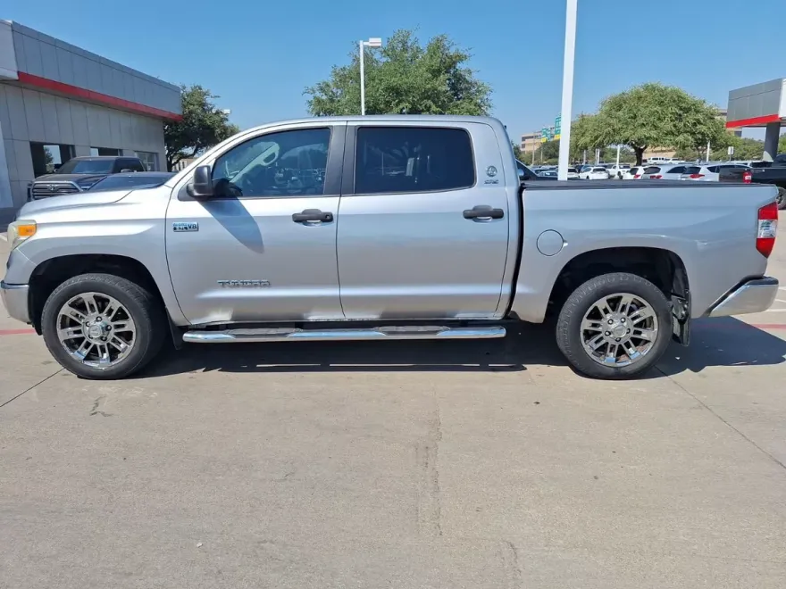 2014 Toyota Tundra CrewMax photo 1