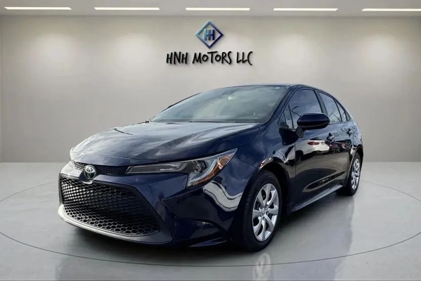 2022 Toyota Corolla LE photo 1
