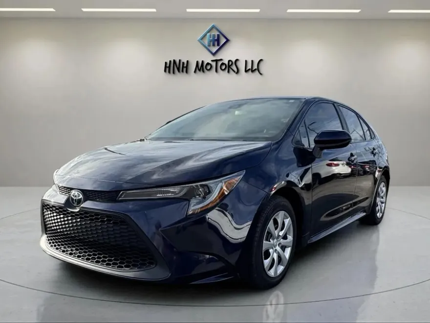 2022 Toyota Corolla LE photo 1