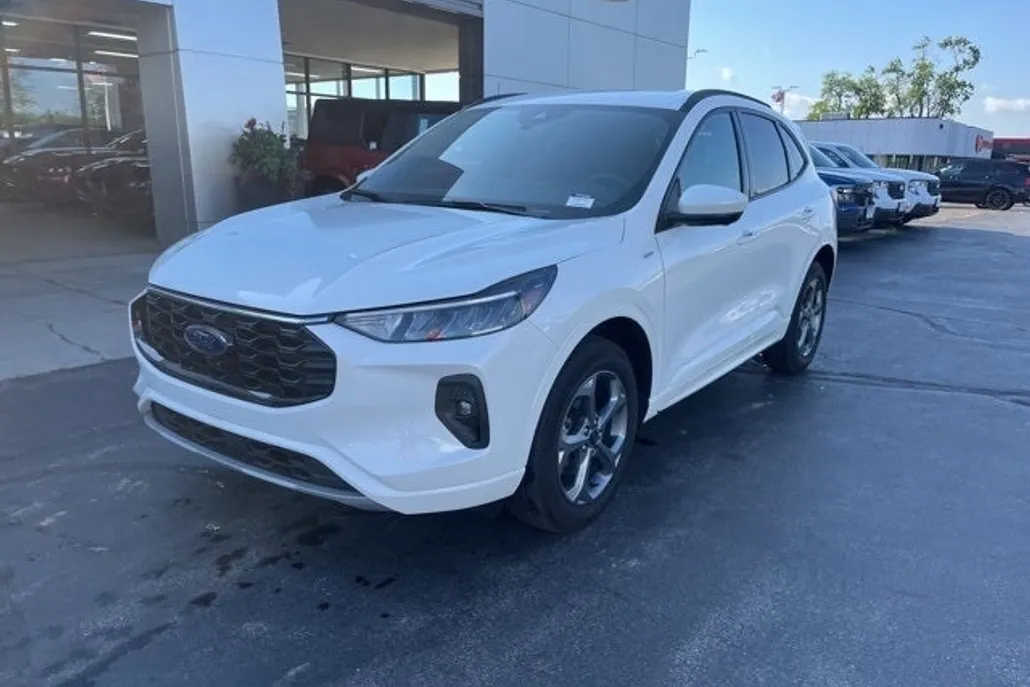 2023 Ford Escape ST-Line Select photo 1