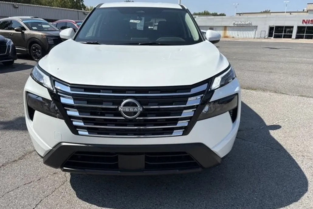 2026 Nissan Rogue SV photo 1