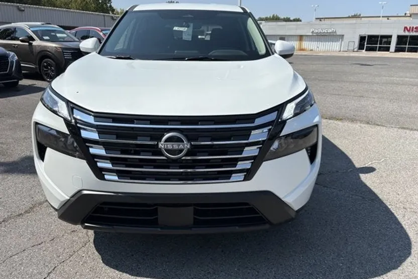 2026 Nissan Rogue SV photo 1