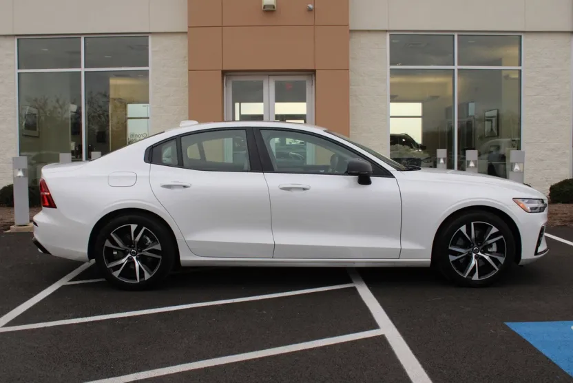 2024 Volvo S60 B5 Core photo 1