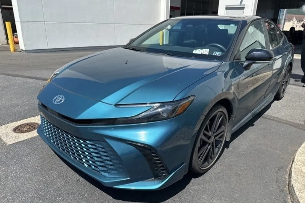 2025 Toyota Camry XSE photo 1