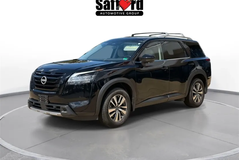 2023 Nissan Pathfinder SL photo 1