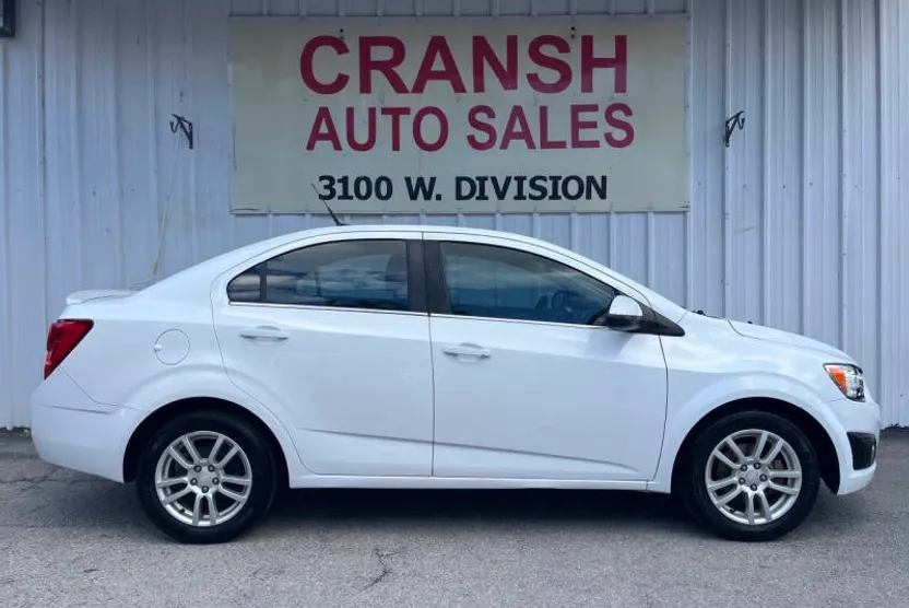 2013 Chevrolet Sonic LT photo 1