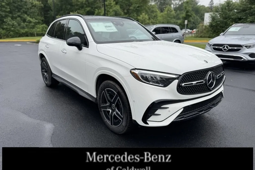 2025 Mercedes Benz GLC 300 4MATIC photo 1