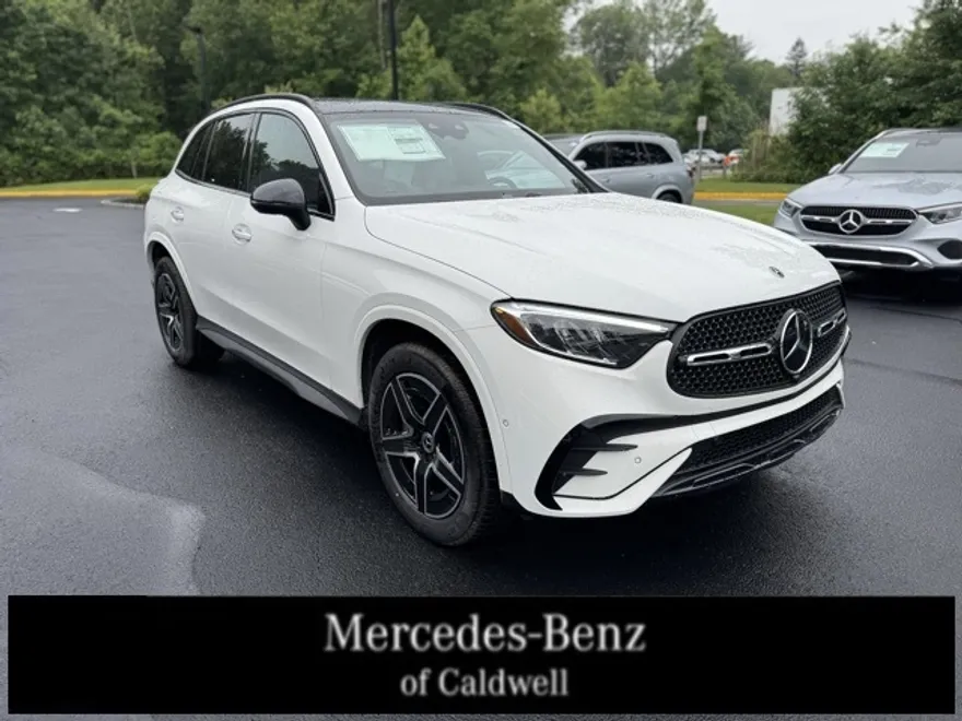 2025 Mercedes Benz GLC 300 4MATIC photo 1