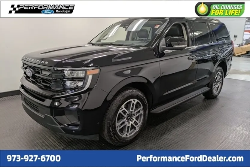 2025 Ford Expedition photo 1
