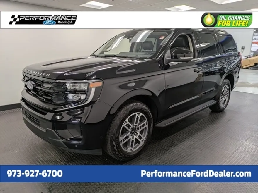 2025 Ford Expedition photo 1