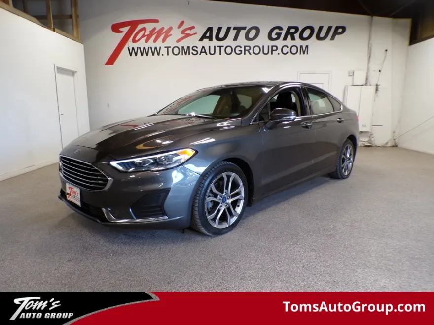 2019 Ford Fusion SEL photo 1