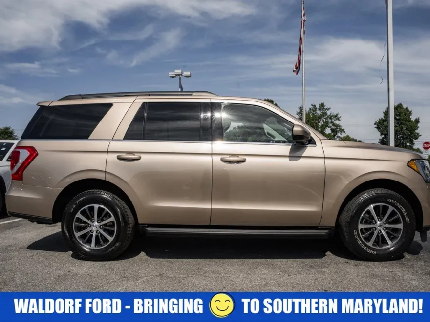 2020 Ford Expedition XLT photo 1
