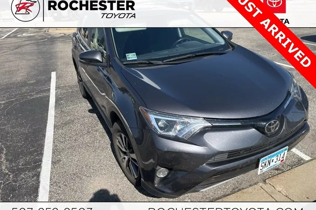 2018 Toyota RAV4 XLE photo 1