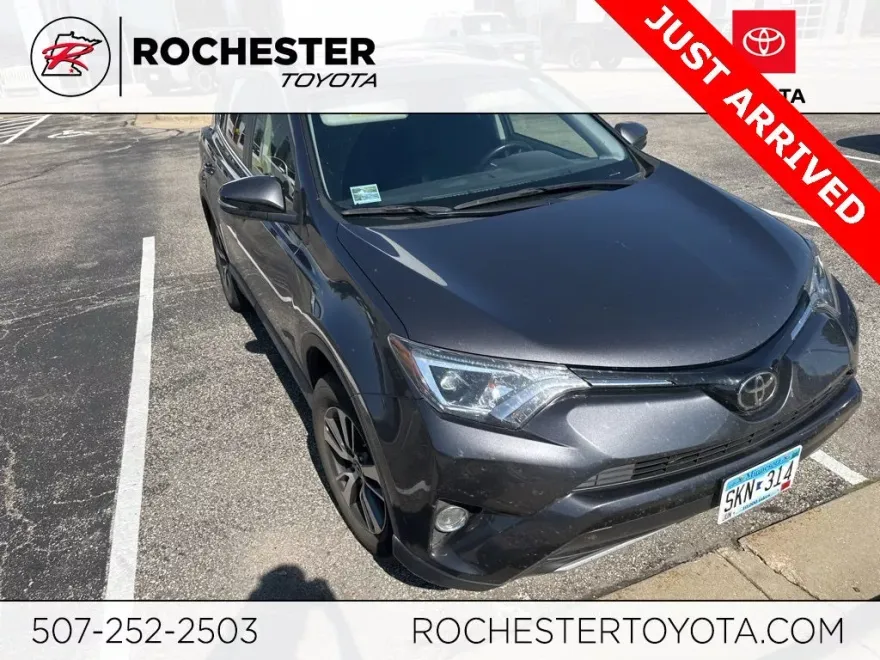 2018 Toyota RAV4 XLE photo 1