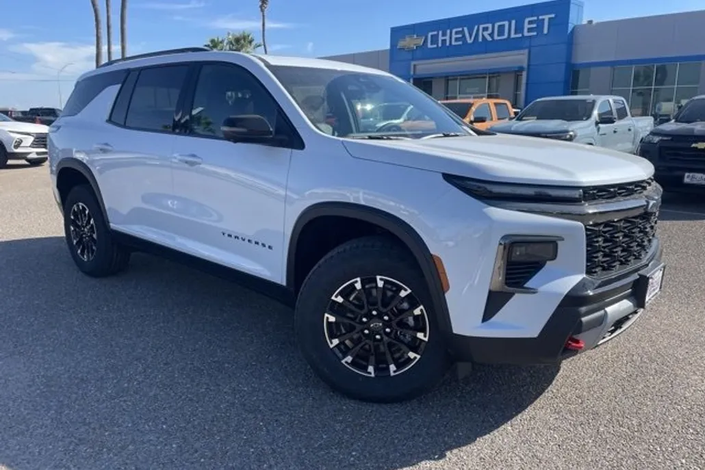 2026 Chevrolet Traverse Z71 photo 1
