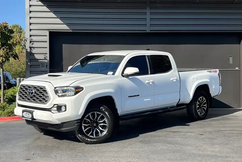 2023 Toyota Tacoma TRD Sport V6 photo 1