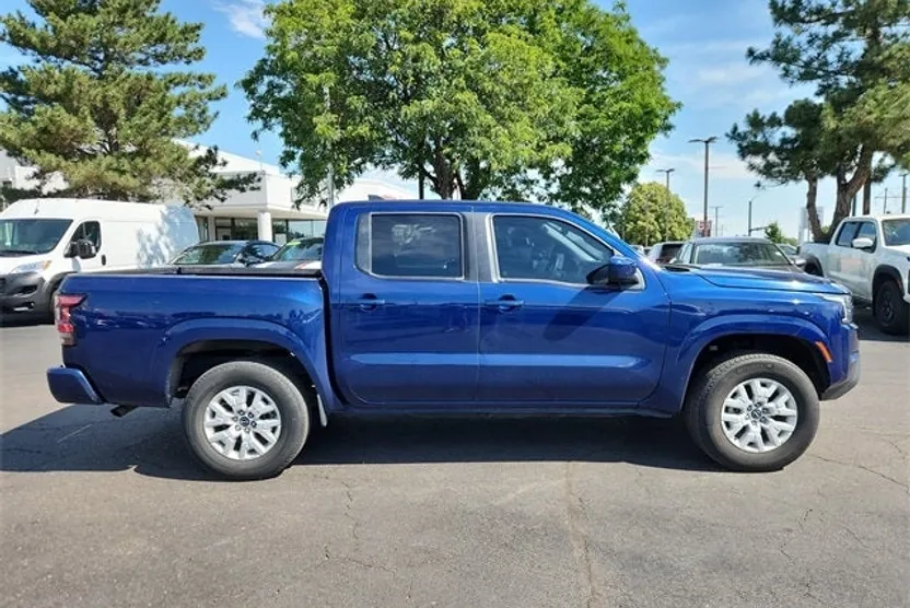 2023 Nissan Frontier SV photo 1