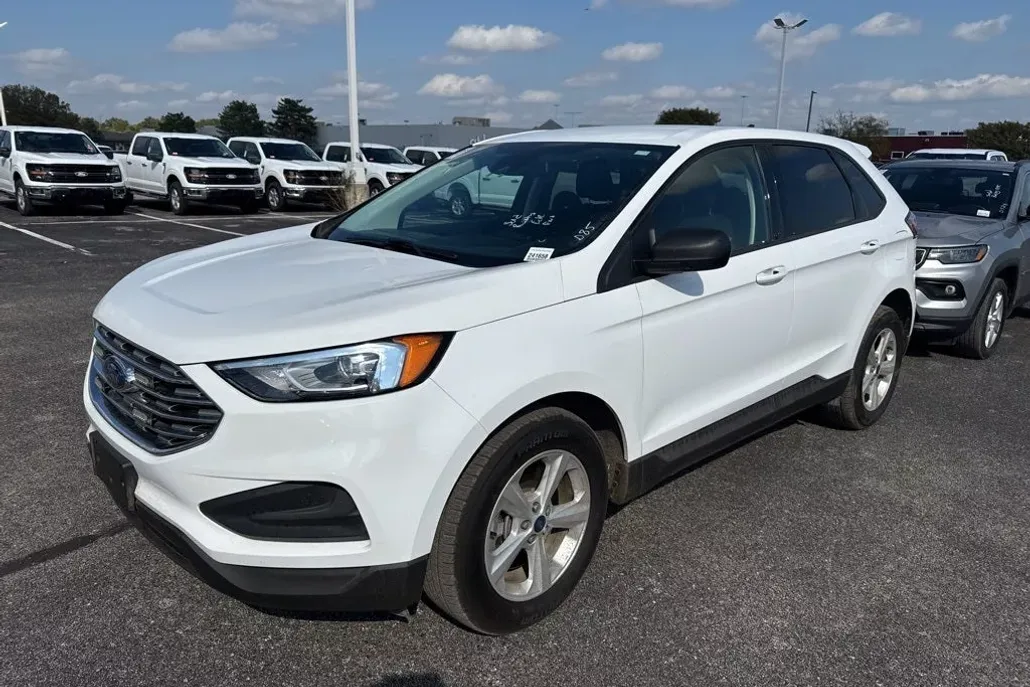2022 Ford Edge SE photo 1