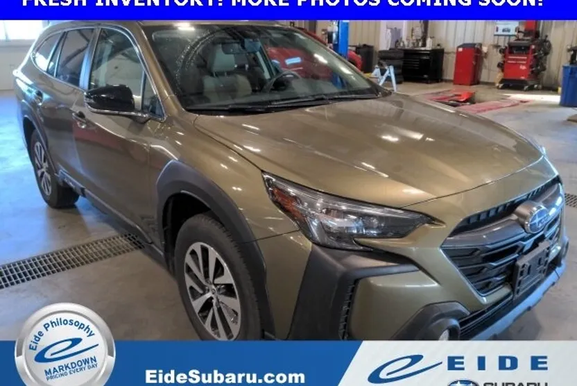 2024 Subaru Outback Premium photo 1