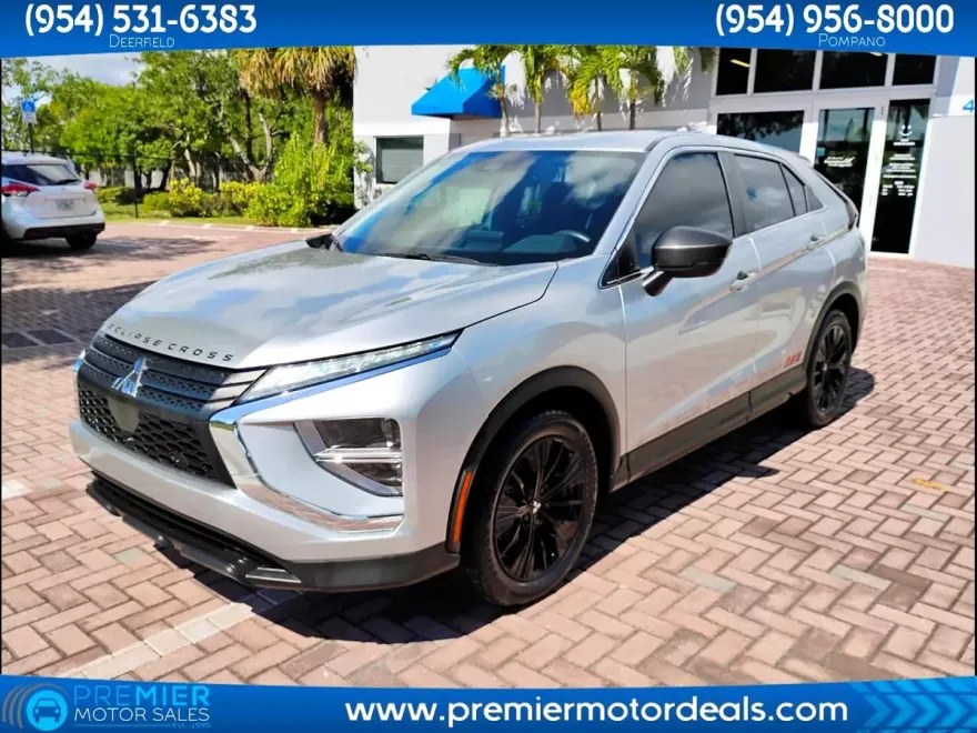 2022 Mitsubishi Eclipse Cross LE photo 1