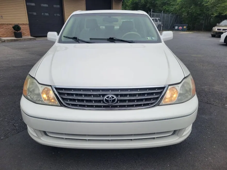 2004 Toyota Avalon XL photo 1