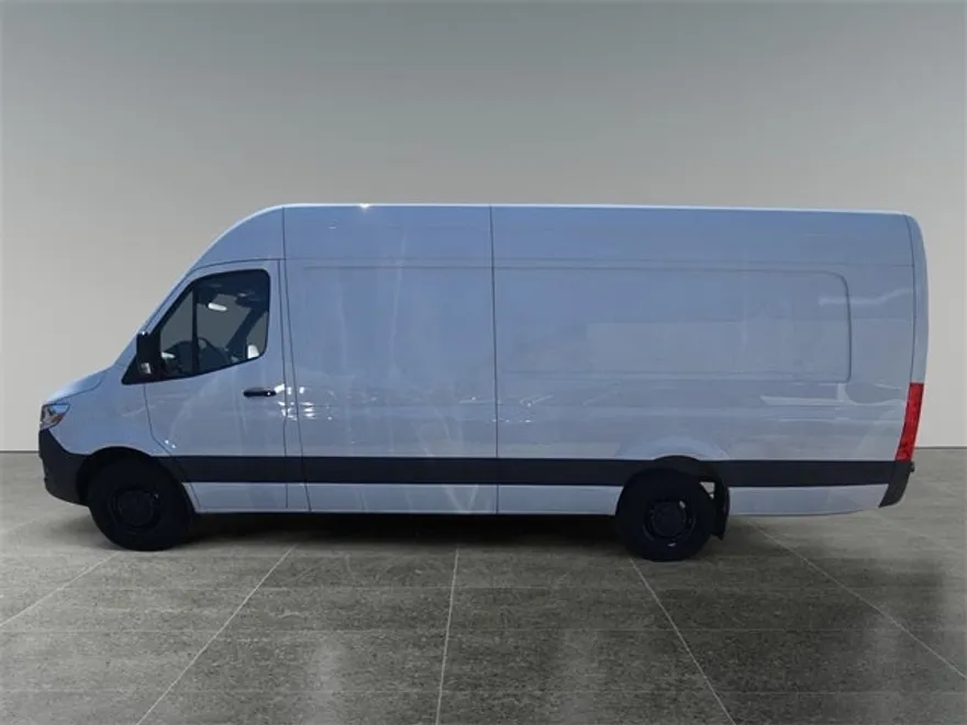 2024 Mercedes Benz Sprinter 2500 170 WB photo 1