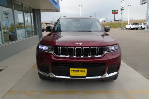 2021 Jeep Grand Cherokee L photo 3