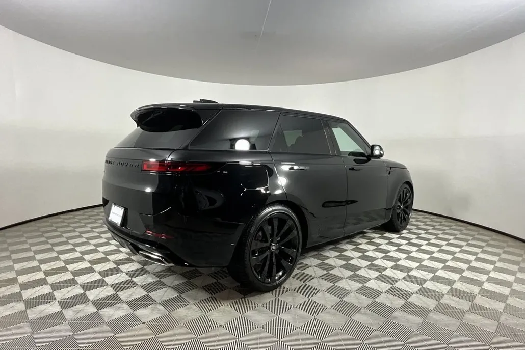 2025 Land Rover Range Rover Sport SE photo 1