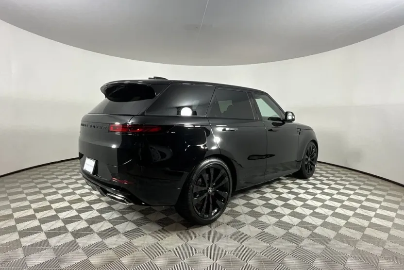 2025 Land Rover Range Rover Sport SE photo 1