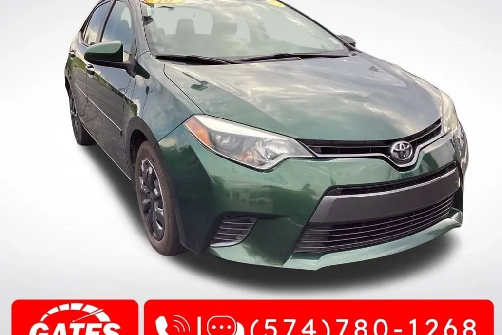 2016 Toyota Corolla LE photo 1