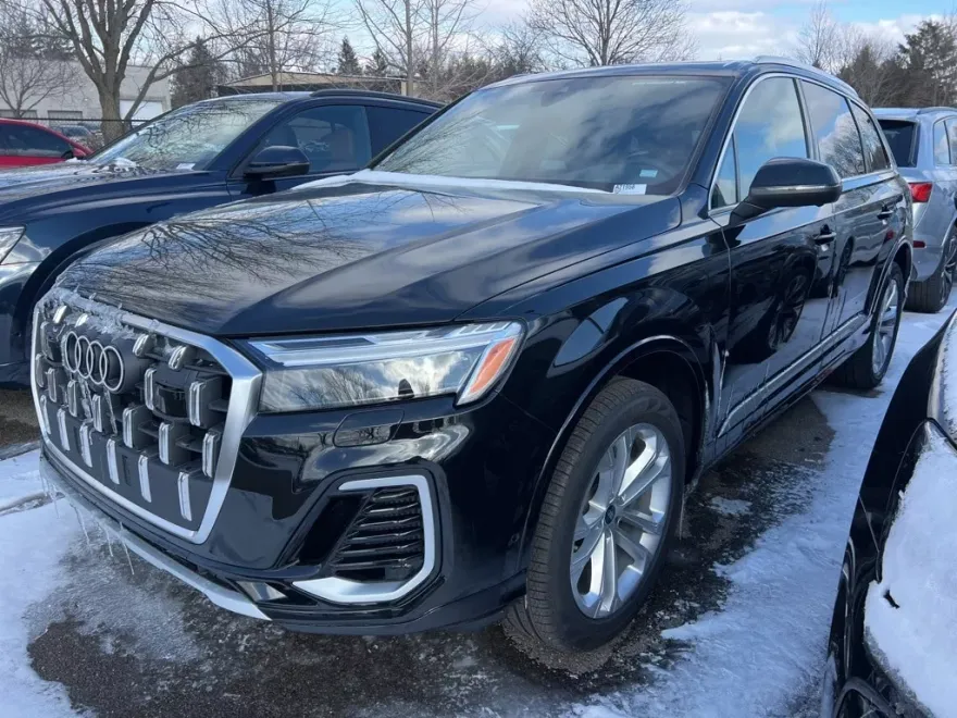 2025 Audi Q7 55 Premium Plus photo 1