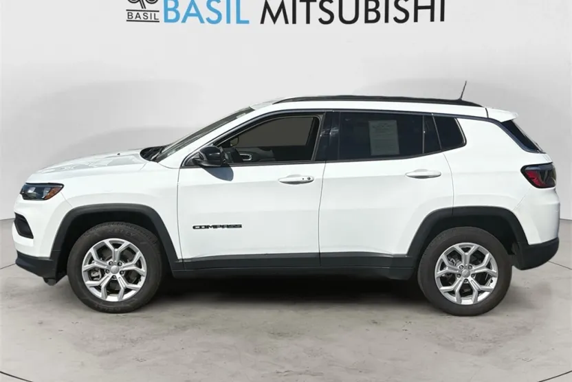 2024 Jeep Compass Latitude photo 1