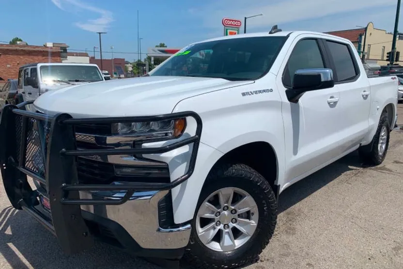 2019 Chevrolet Silverado LT photo 1