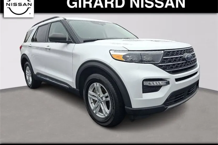 2023 Ford Explorer XLT photo 1