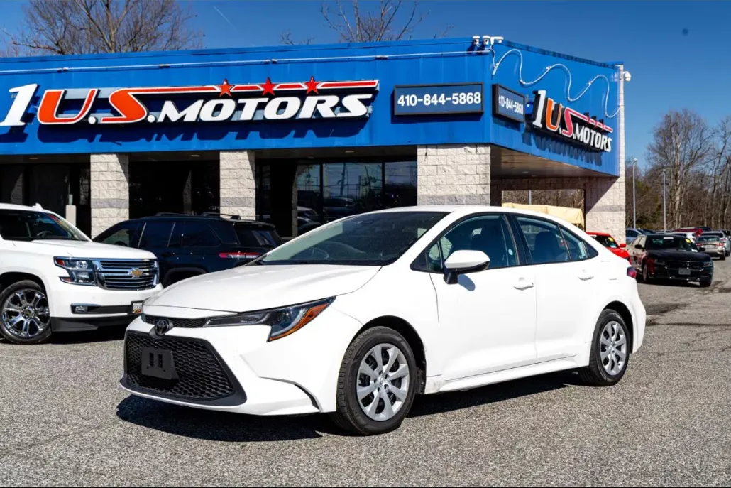 2021 Toyota Corolla LE photo 1