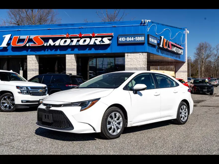 2021 Toyota Corolla LE photo 1