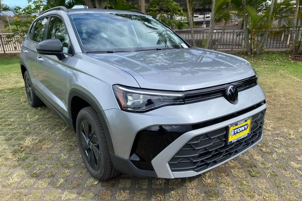 2025 Volkswagen Taos S photo 1