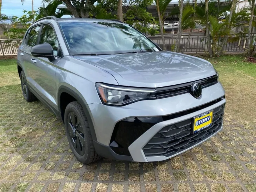 2025 Volkswagen Taos S photo 1