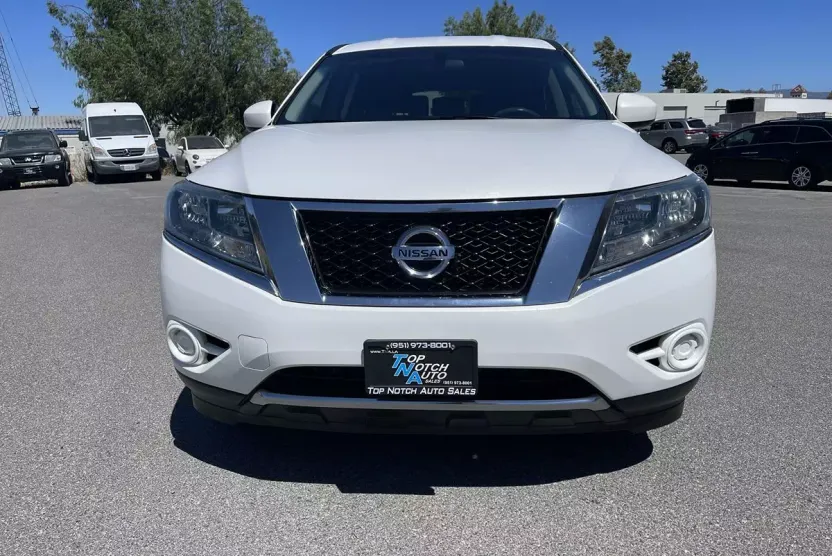 2013 Nissan Pathfinder S photo 1