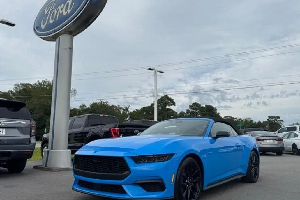 2025 Ford Mustang EcoBoost Premium Convertible photo 1