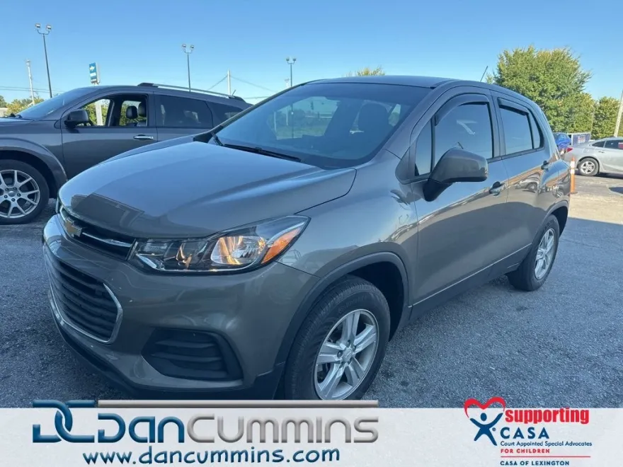 2021 Chevrolet Trax LS photo 1