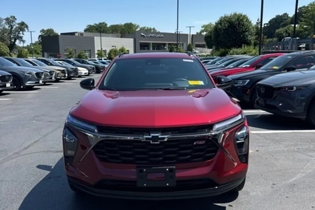 2025 Chevrolet Trax photo 1