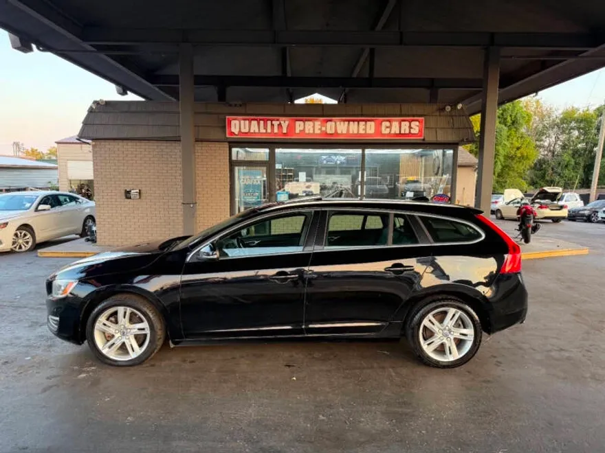2015 Volvo V60 T5 Drive-E Premier photo 1